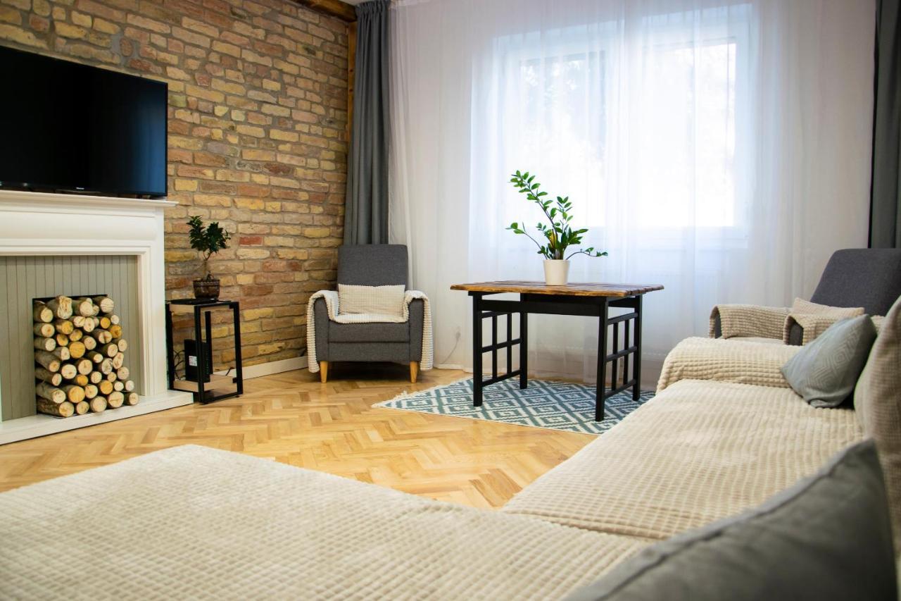 Season One Apartman Szeged Exterior photo